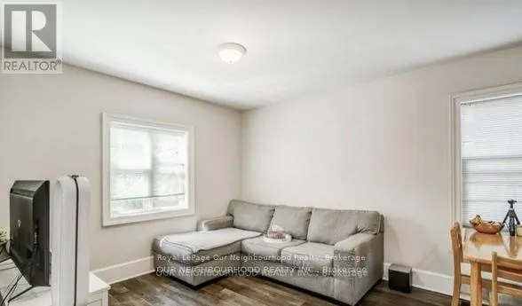 81 WELLINGTON STREET E