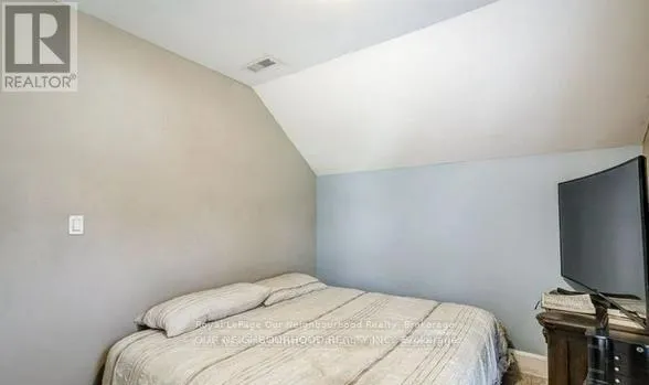 81 WELLINGTON STREET E