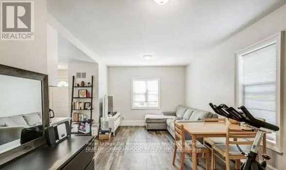 81 WELLINGTON STREET E