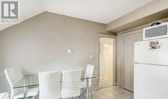 81 WELLINGTON STREET E