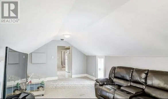 81 WELLINGTON STREET E