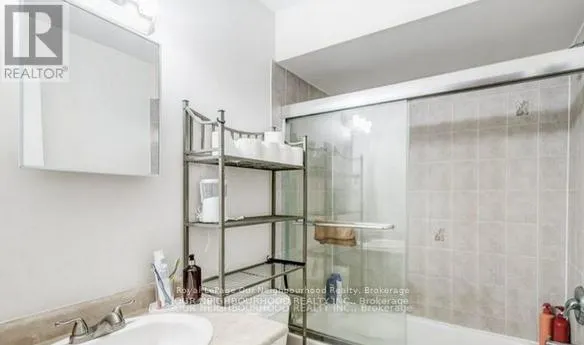 81 WELLINGTON STREET E