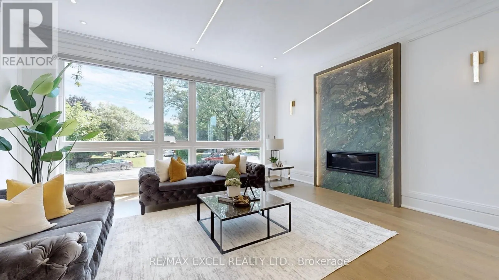 22 SANDERSON CRESCENT