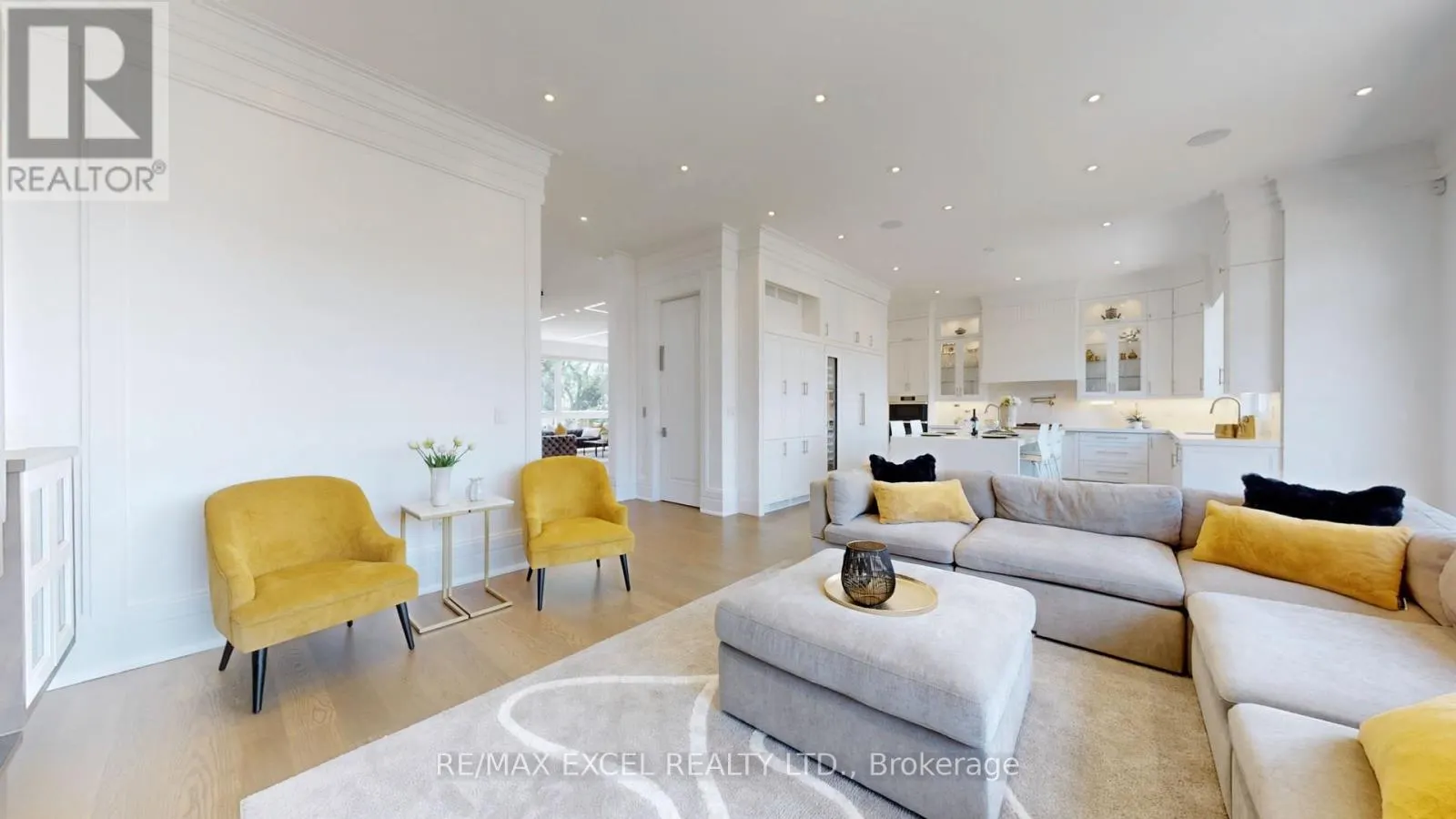 22 SANDERSON CRESCENT