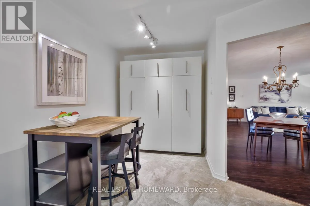 208 - 111 GREW BOULEVARD