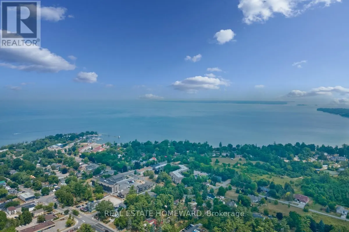 208 - 111 GREW BOULEVARD