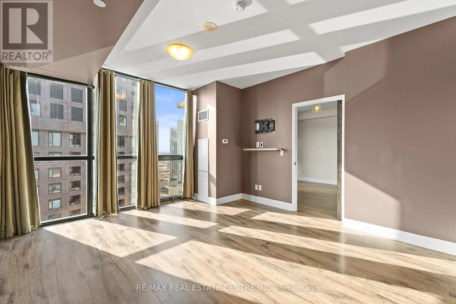 3004 - 2910 HIGHWAY 7 ROAD W