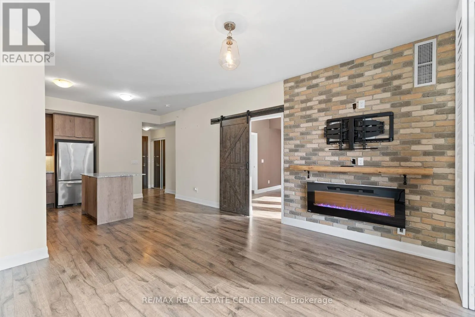 3004 - 2910 HIGHWAY 7 ROAD W