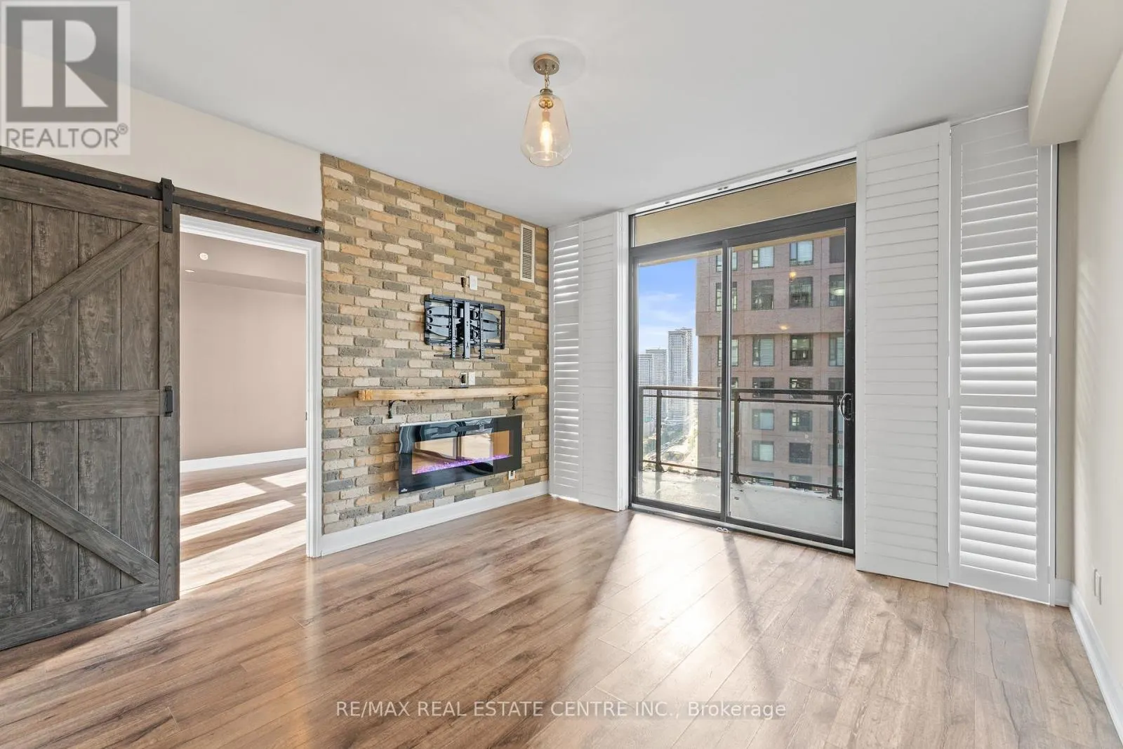 3004 - 2910 HIGHWAY 7 ROAD W