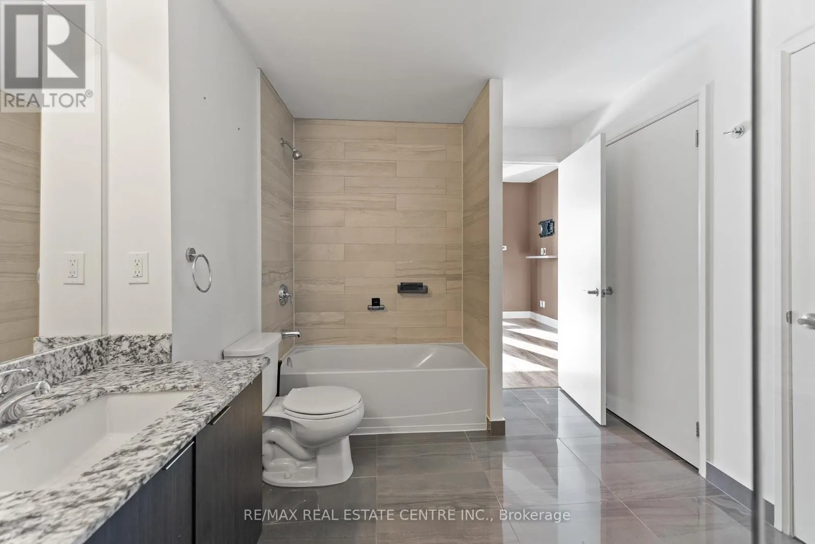 3004 - 2910 HIGHWAY 7 ROAD W