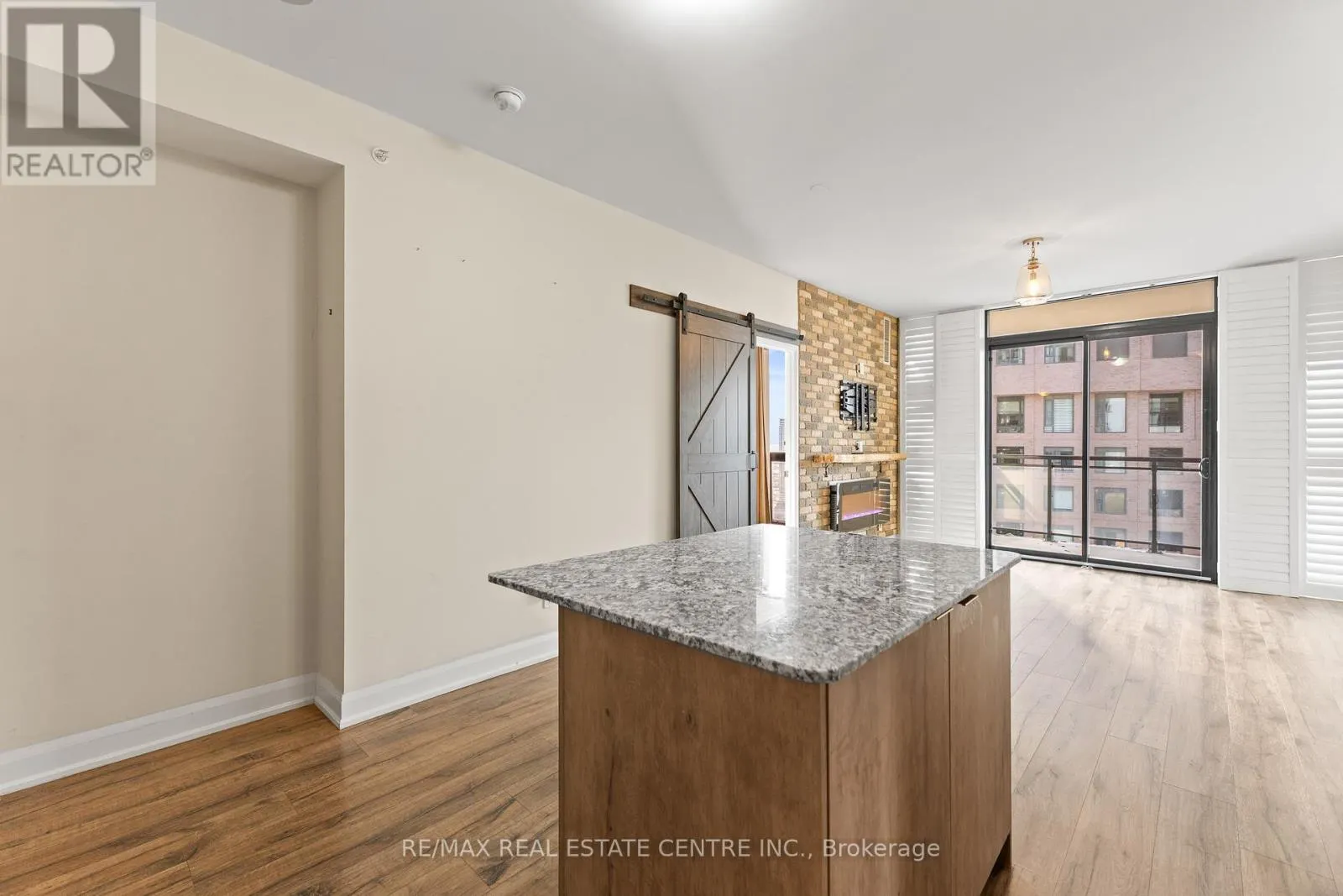 3004 - 2910 HIGHWAY 7 ROAD W