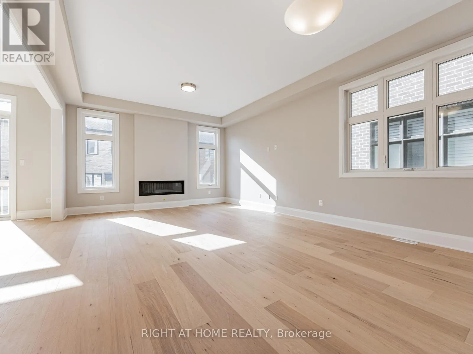 61 GREENRIDGE CRESCENT