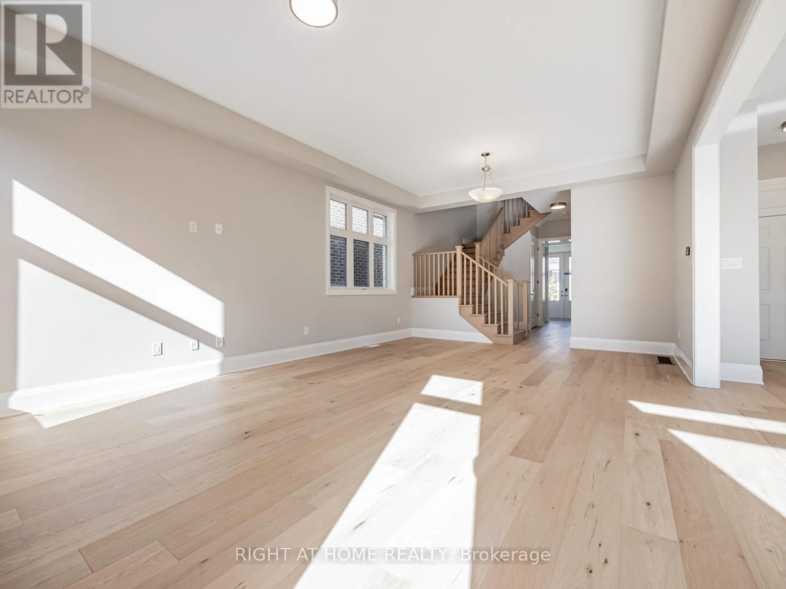 61 GREENRIDGE CRESCENT