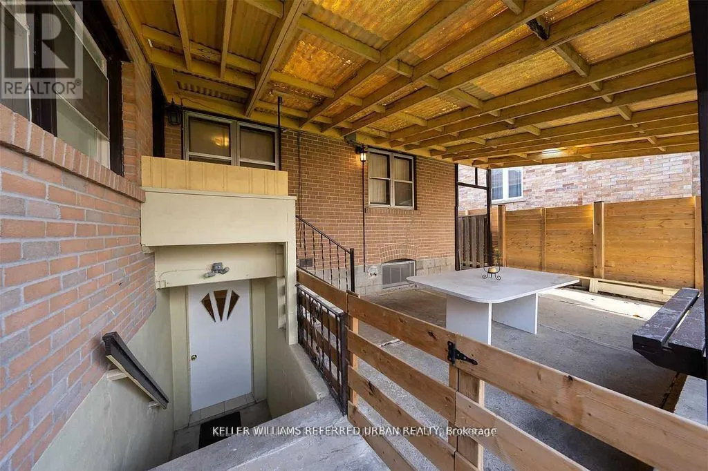 LOWER - 86 MORGAN AVENUE