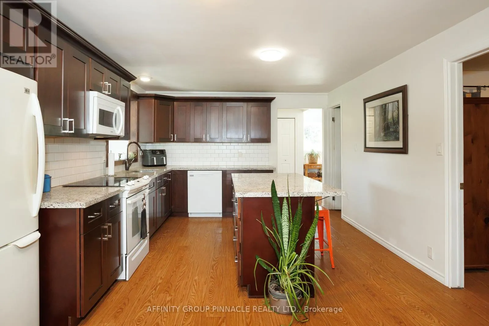 B1710 CONC RD 8 THORAH ROAD