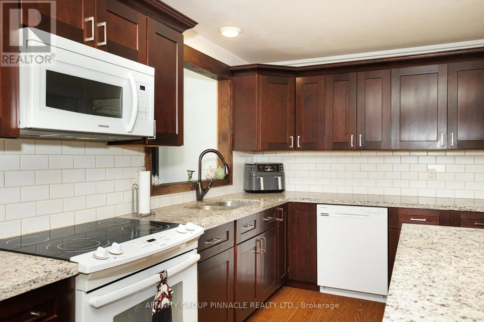 B1710 CONC RD 8 THORAH ROAD