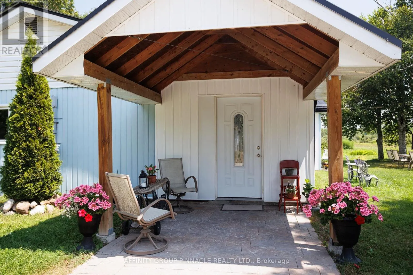 B1710 CONC RD 8 THORAH ROAD