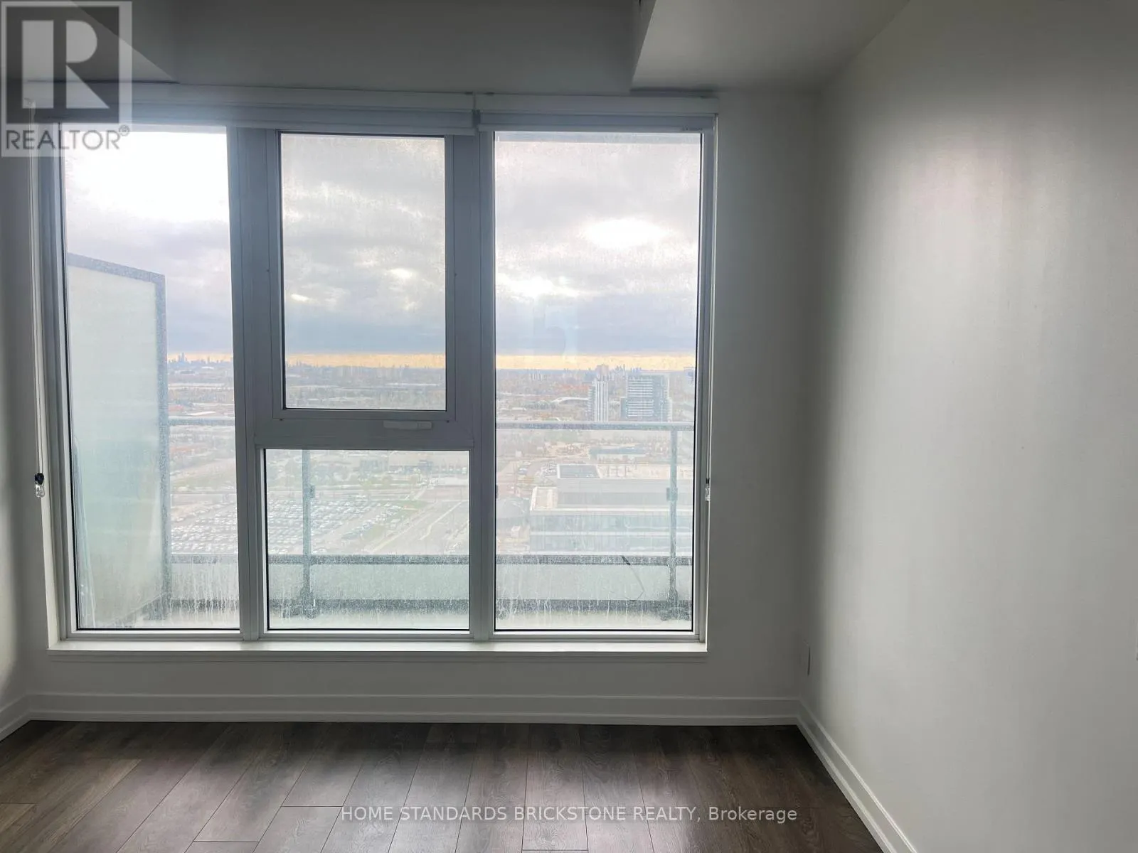 2605 - 898 PORTAGE PARKWAY