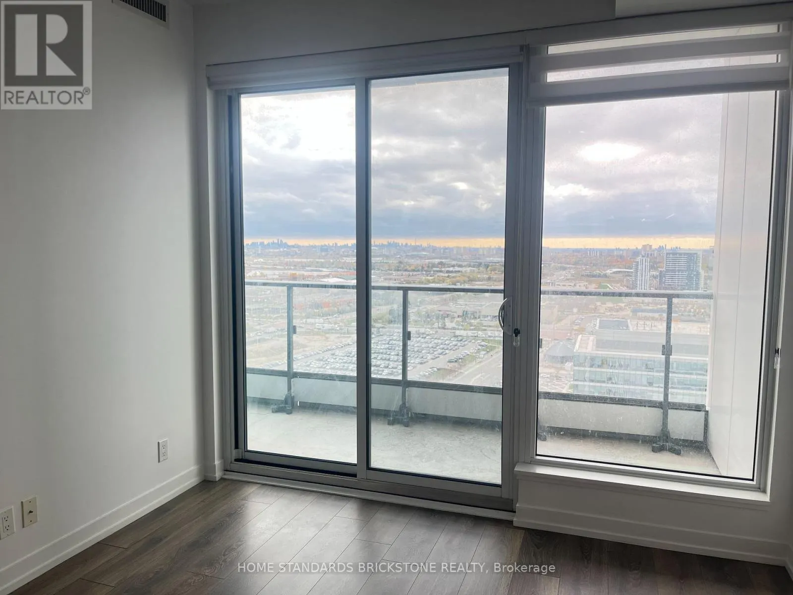 2605 - 898 PORTAGE PARKWAY