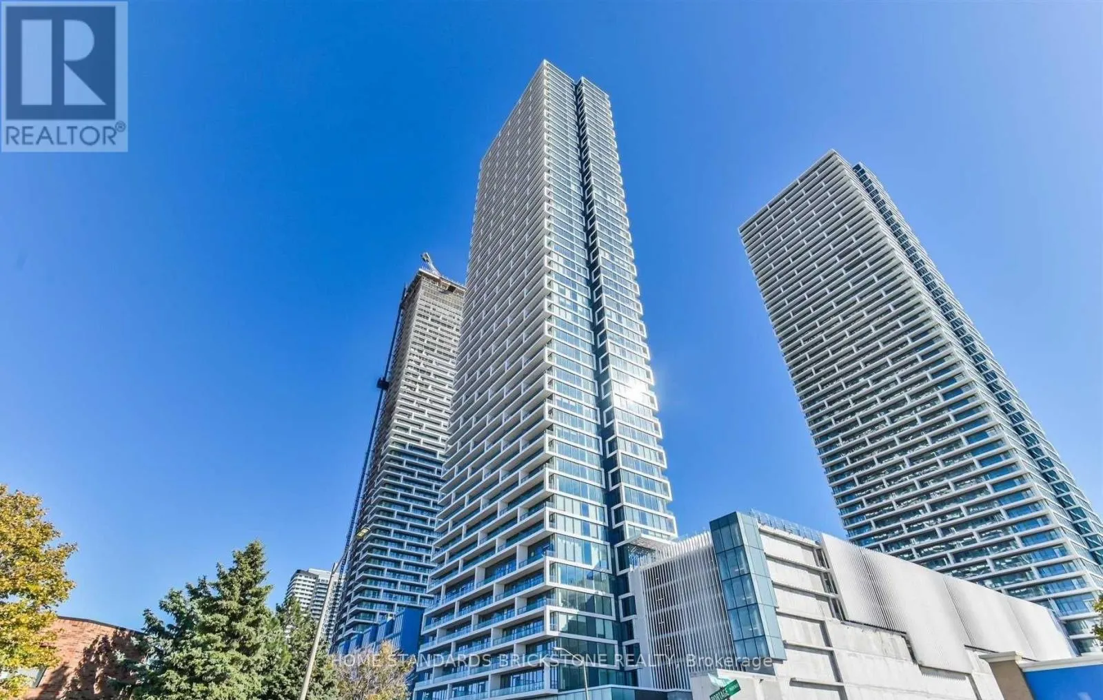 2605 - 898 PORTAGE PARKWAY