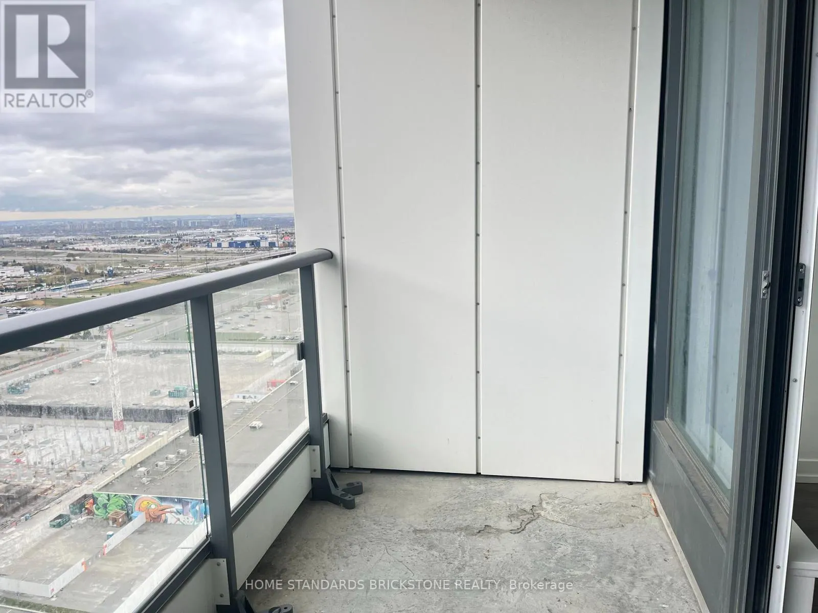 2605 - 898 PORTAGE PARKWAY