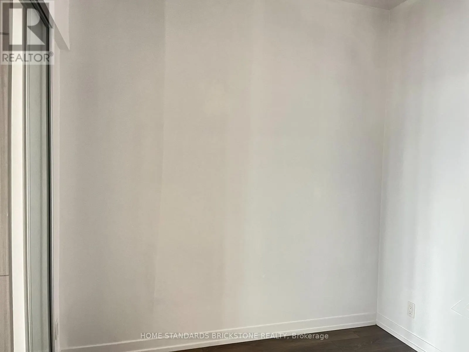 2605 - 898 PORTAGE PARKWAY