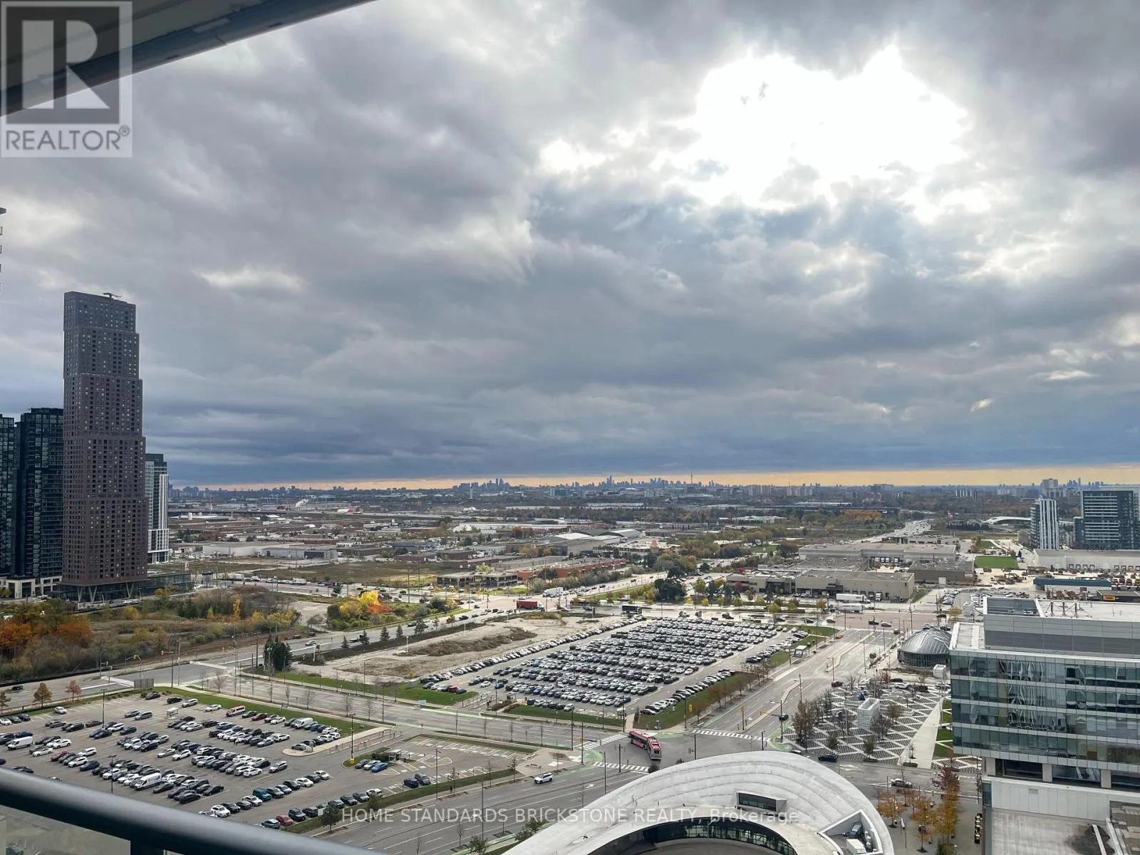 2605 - 898 PORTAGE PARKWAY