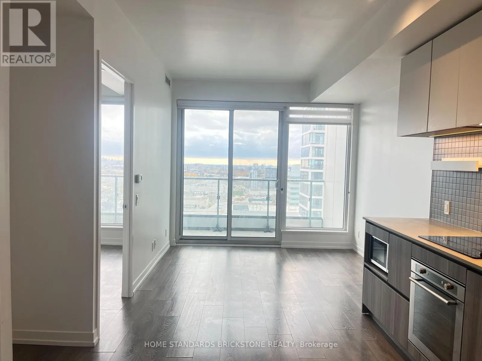 2605 - 898 PORTAGE PARKWAY