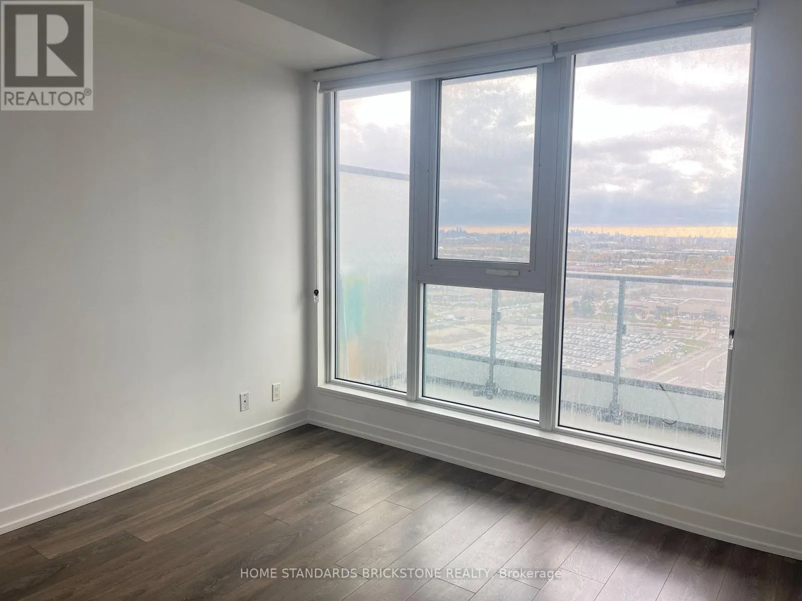 2605 - 898 PORTAGE PARKWAY