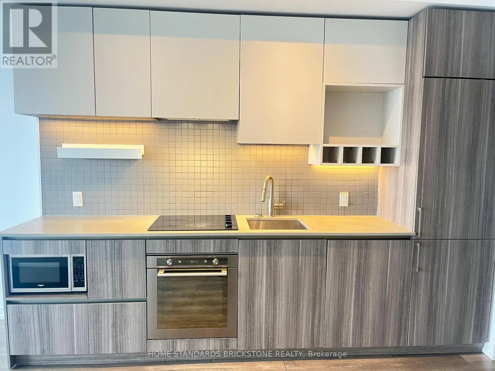 2605 - 898 PORTAGE PARKWAY