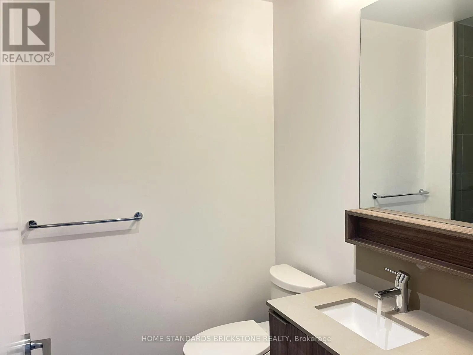 2605 - 898 PORTAGE PARKWAY