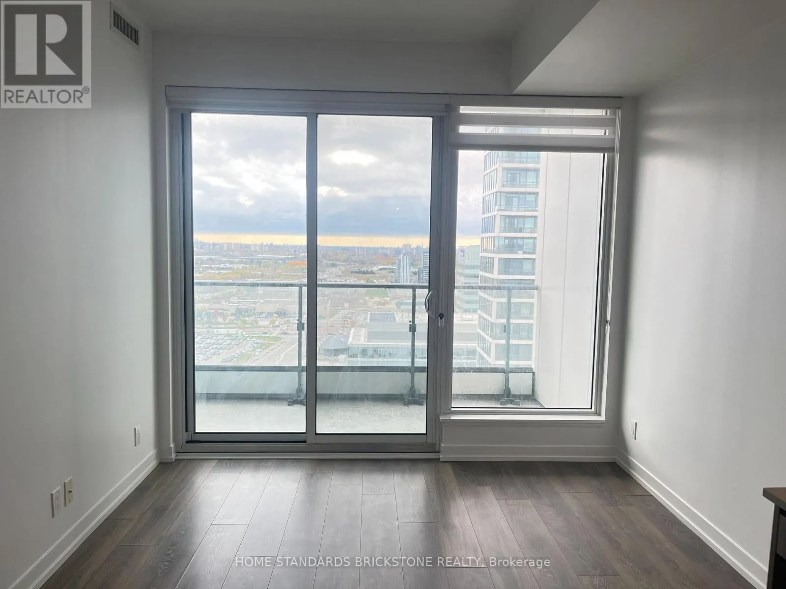 2605 - 898 PORTAGE PARKWAY