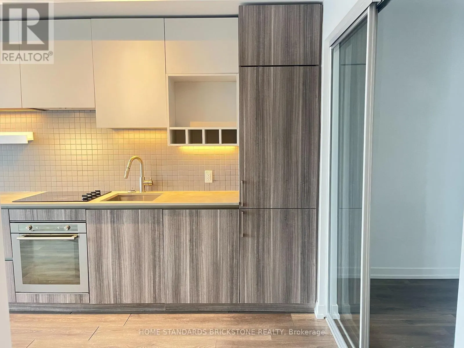 2605 - 898 PORTAGE PARKWAY