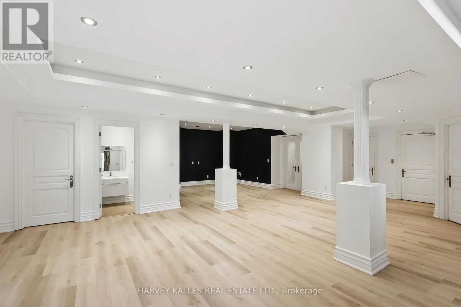 443 DEARBOURNE AVENUE