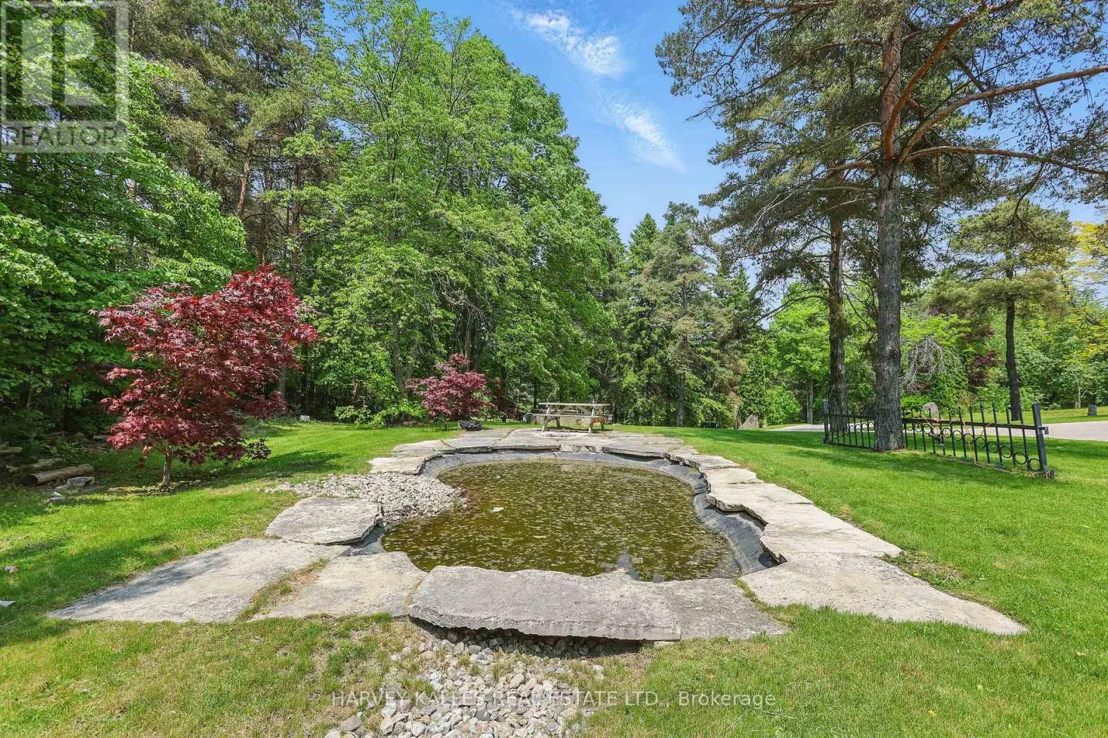 443 DEARBOURNE AVENUE