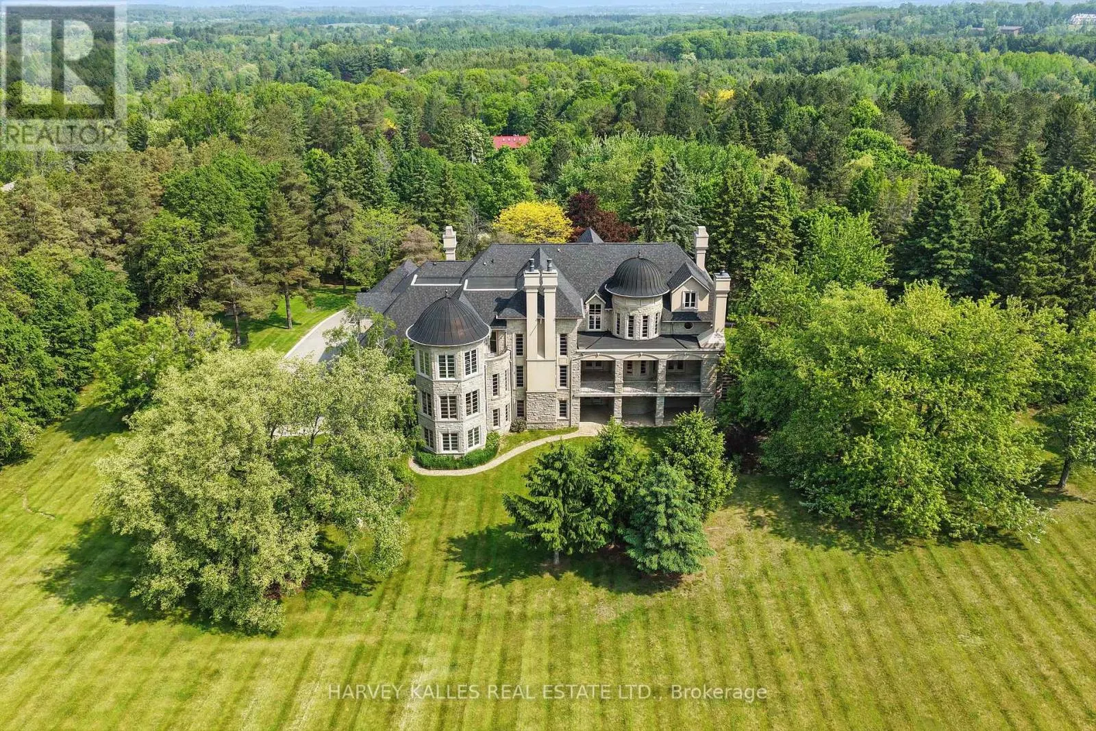 443 DEARBOURNE AVENUE