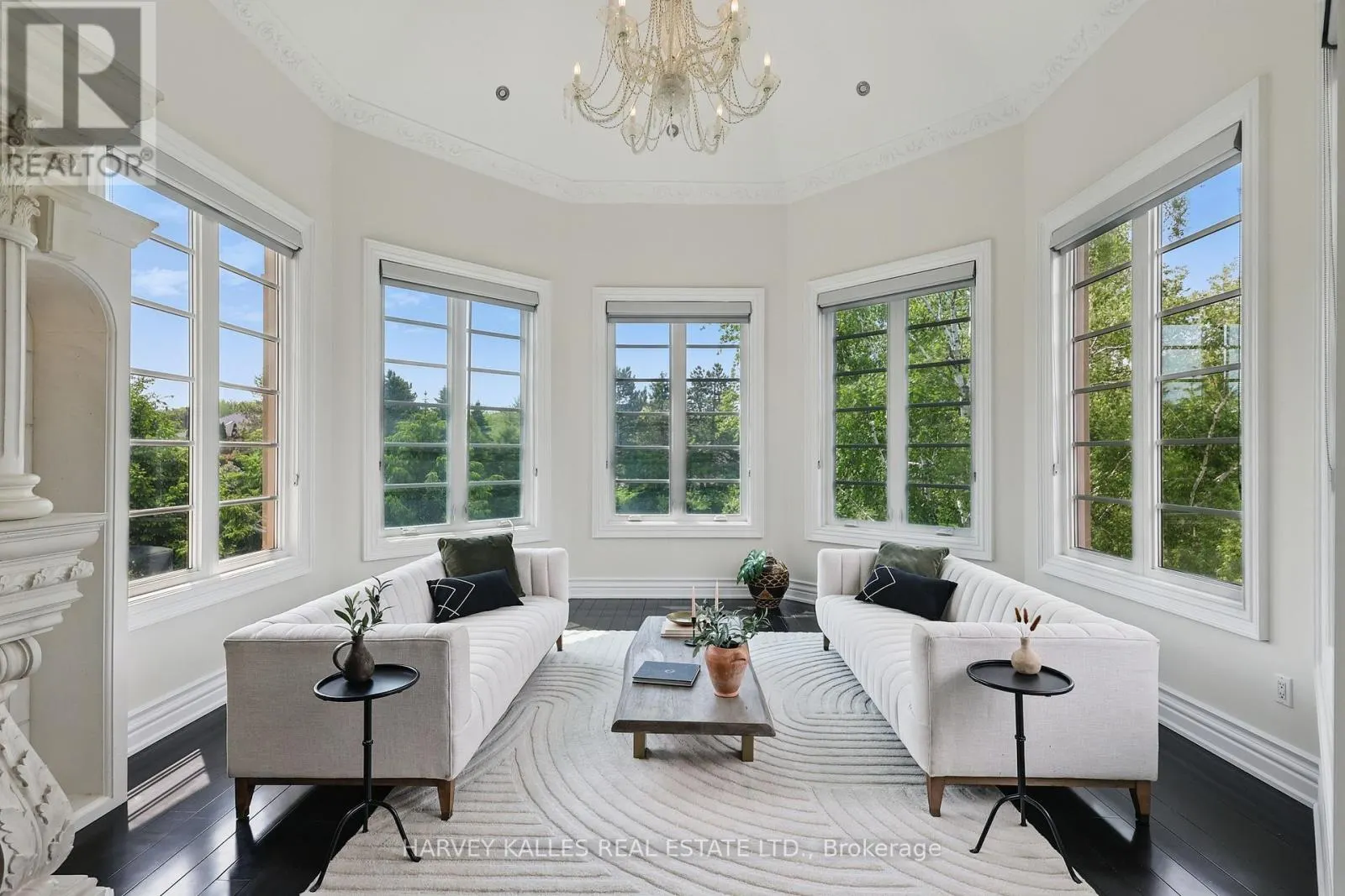 443 DEARBOURNE AVENUE