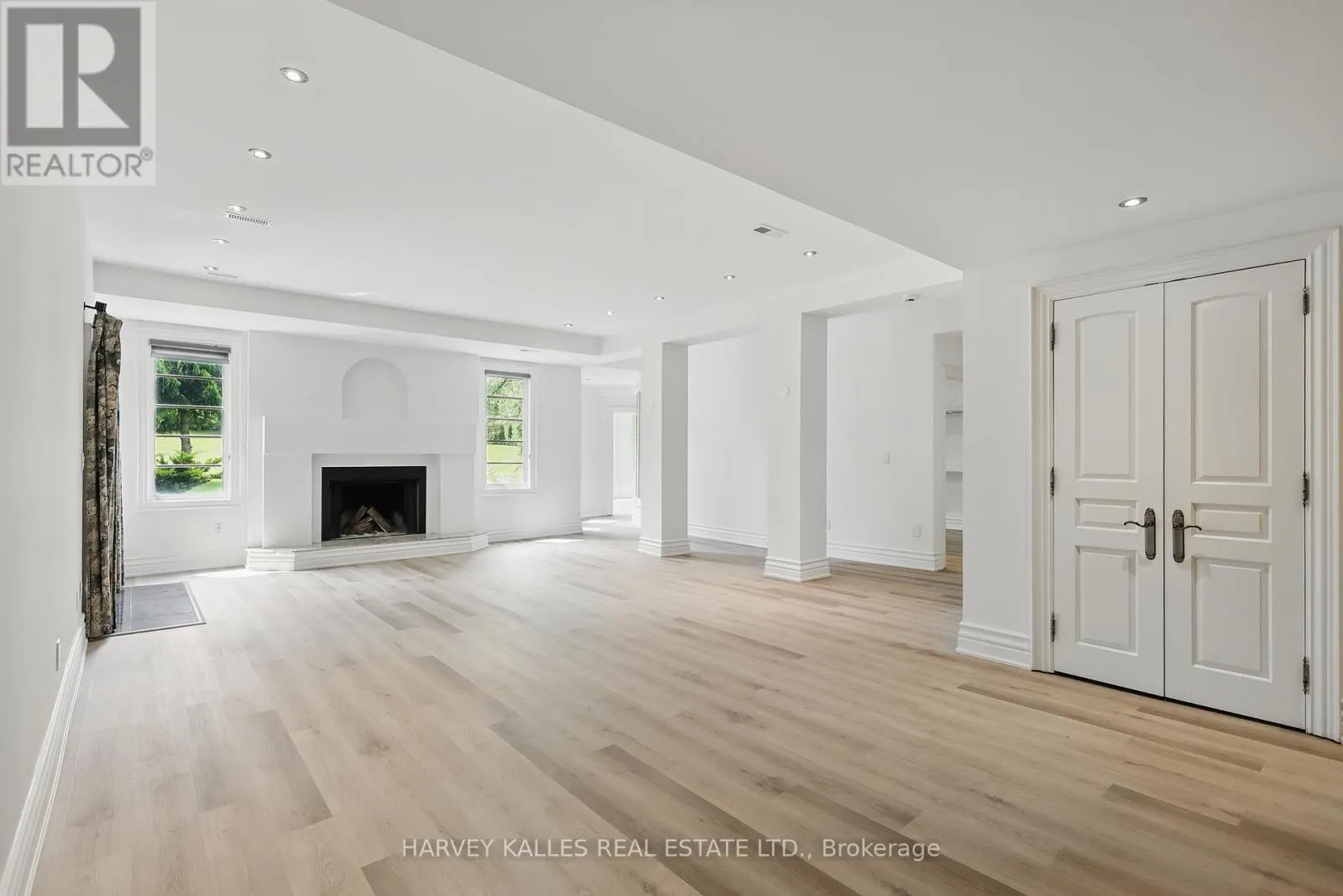 443 DEARBOURNE AVENUE