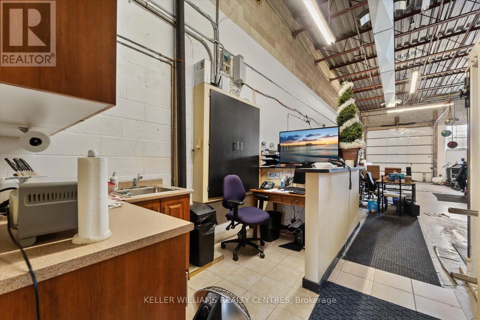 10 - 90 ESNA PARK DRIVE