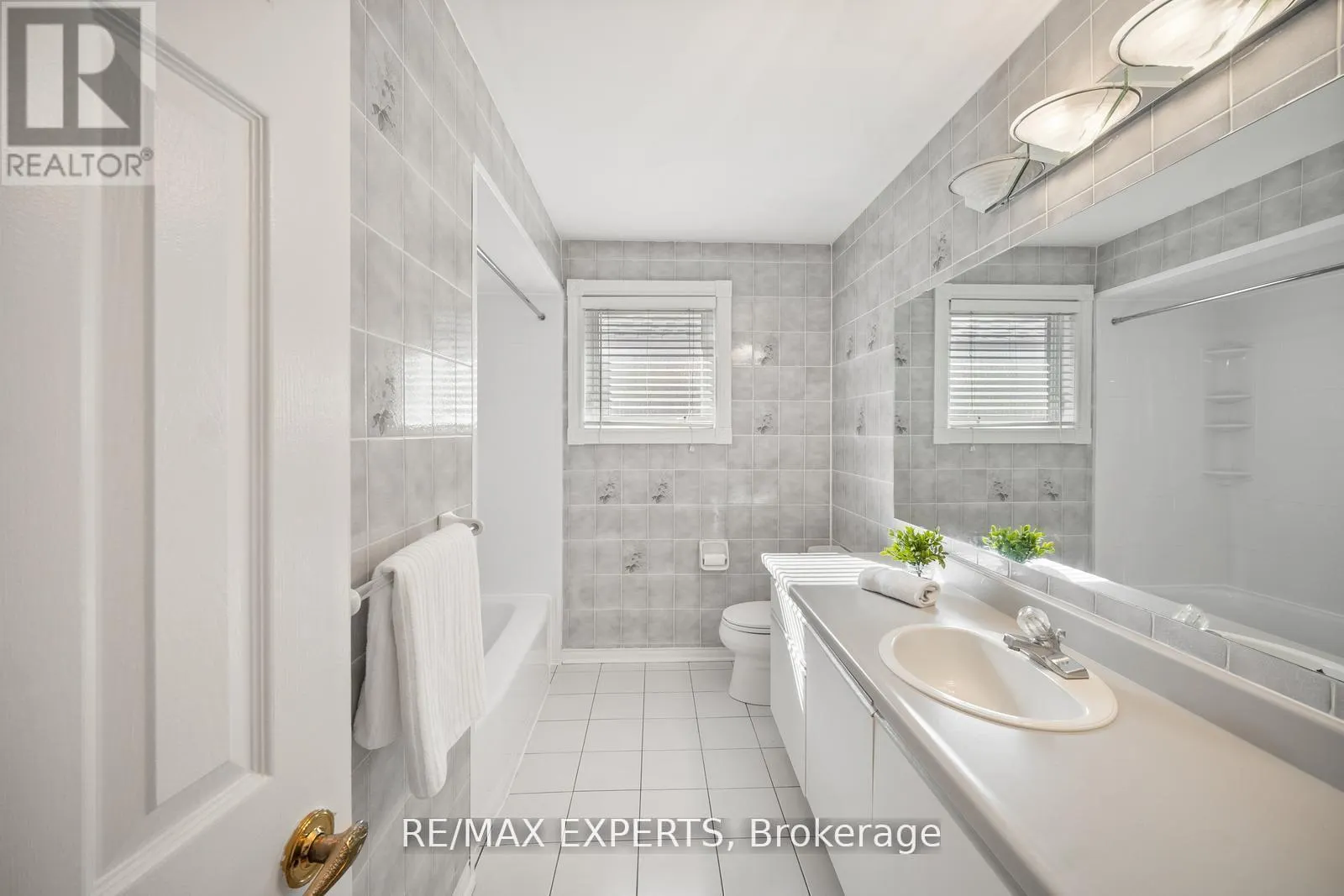 118 CHANCELLOR DRIVE