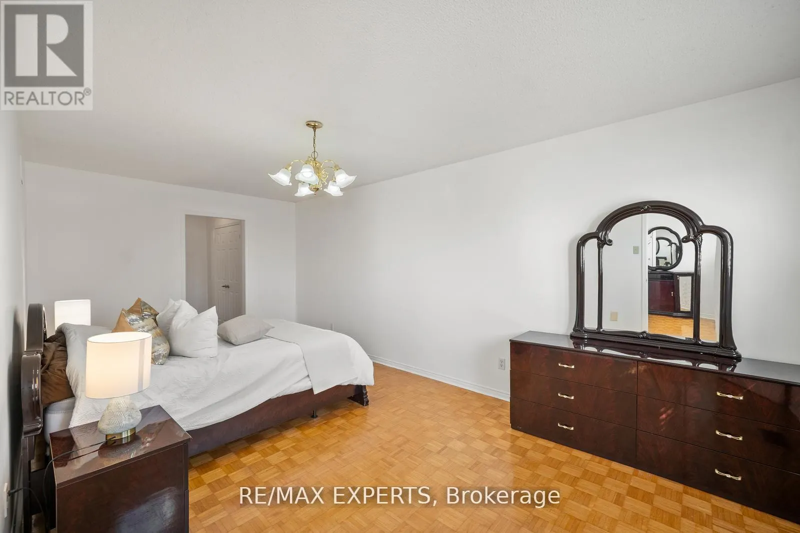 118 CHANCELLOR DRIVE