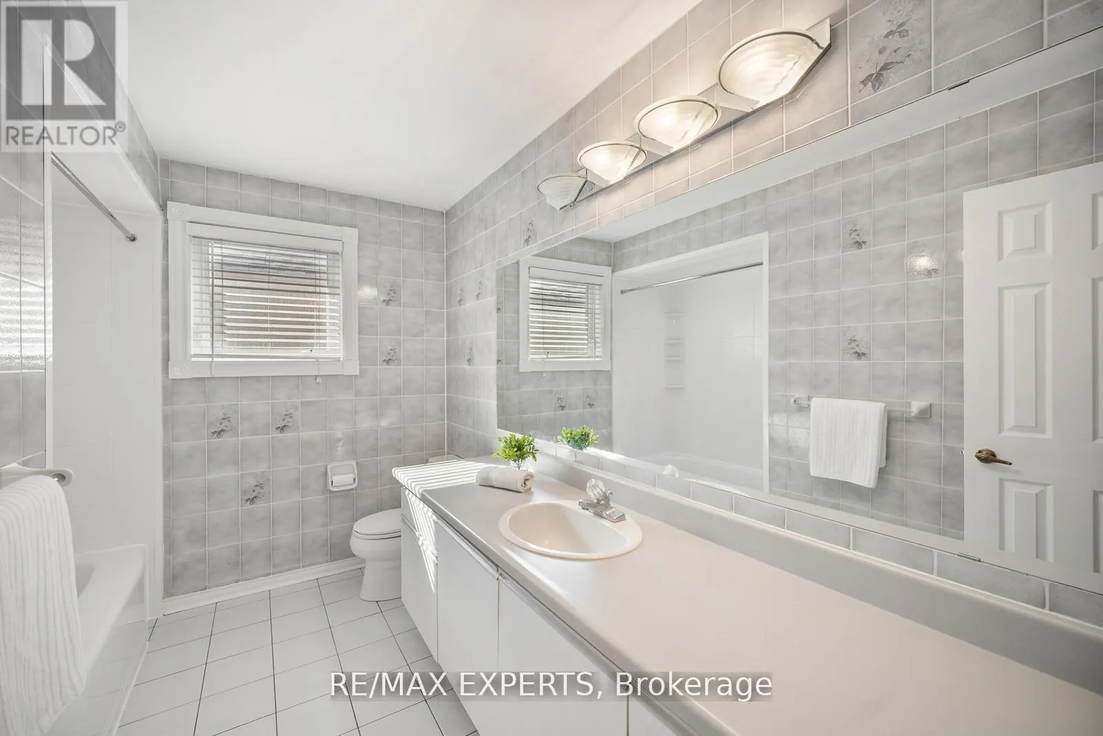 118 CHANCELLOR DRIVE