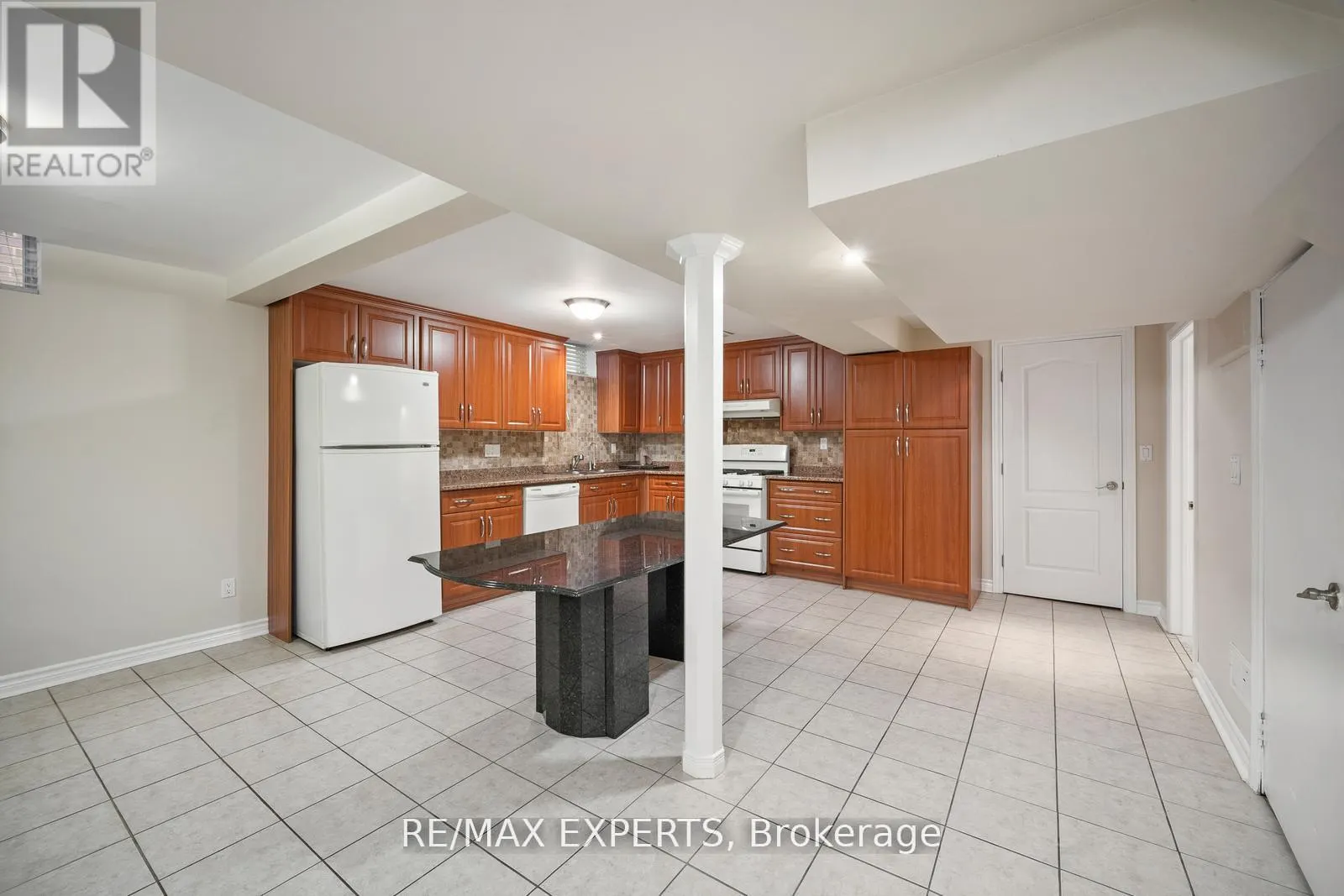 118 CHANCELLOR DRIVE