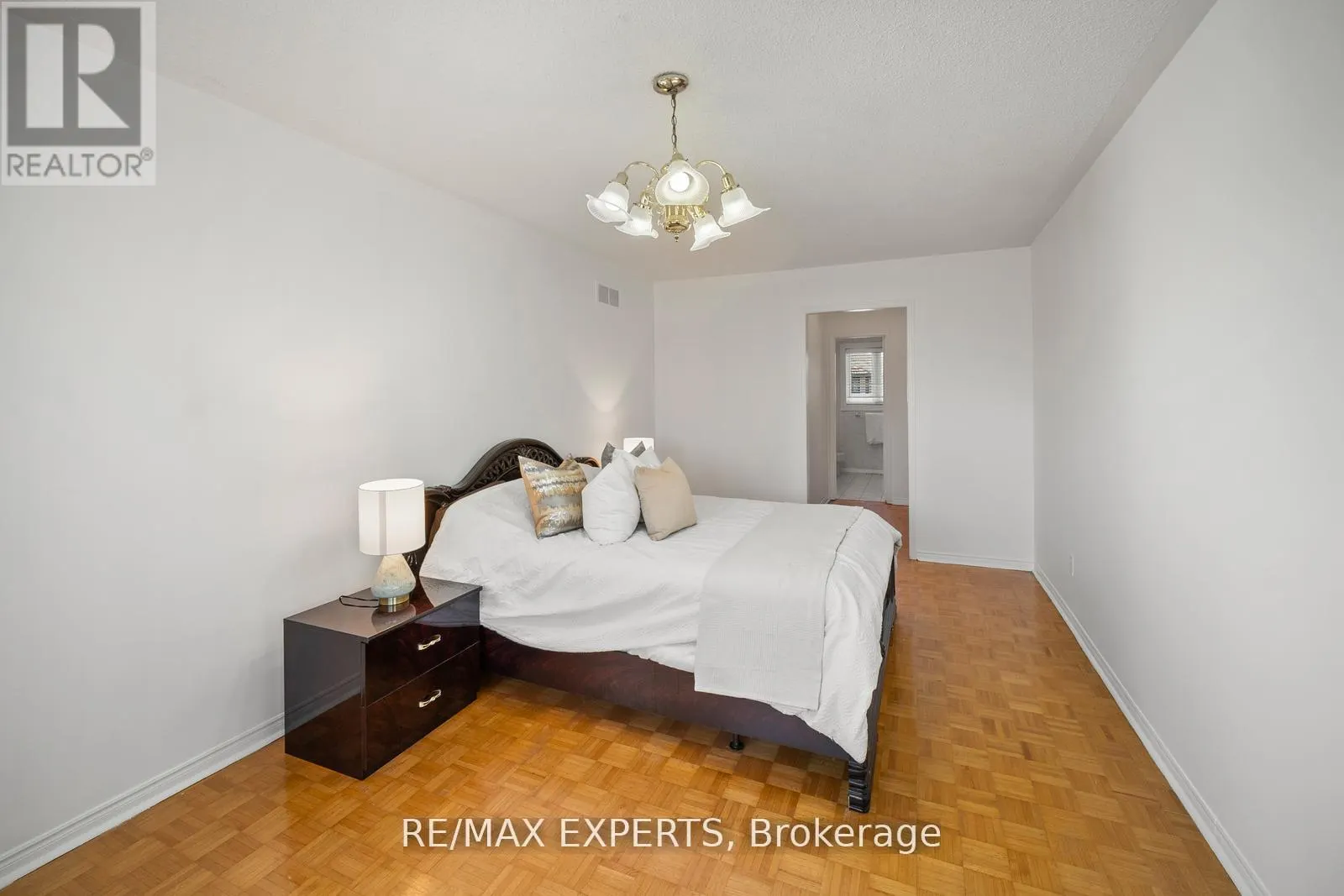 118 CHANCELLOR DRIVE