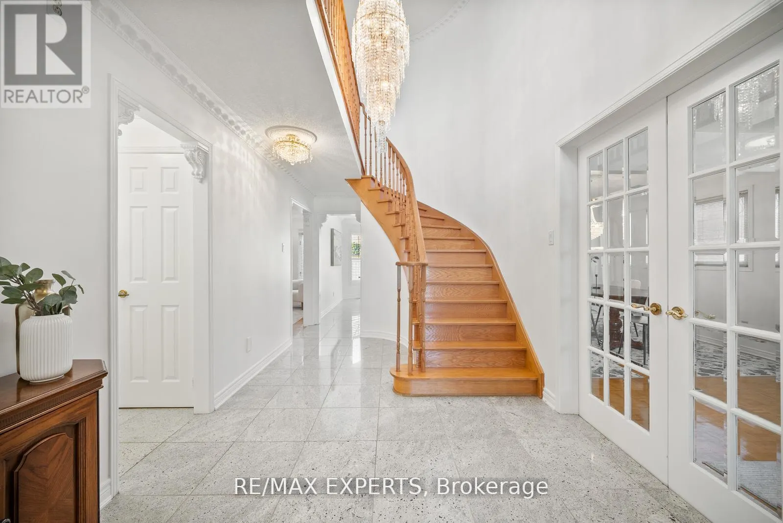 118 CHANCELLOR DRIVE