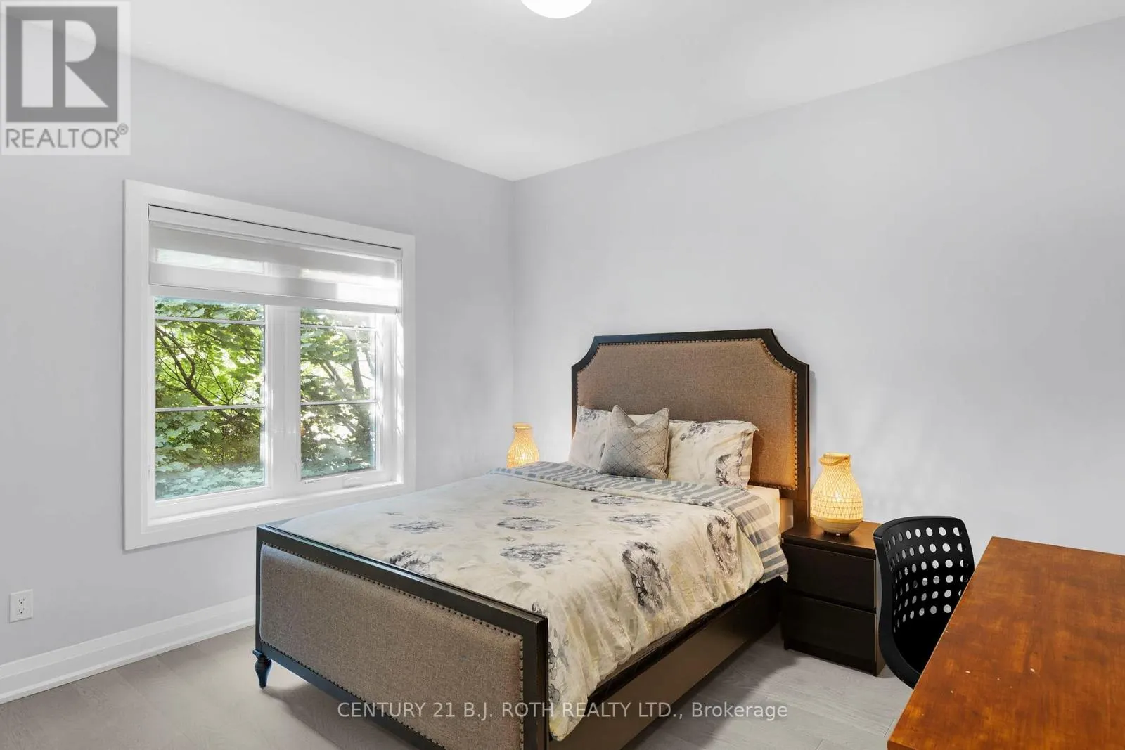 23 - 260 EAGLE STREET