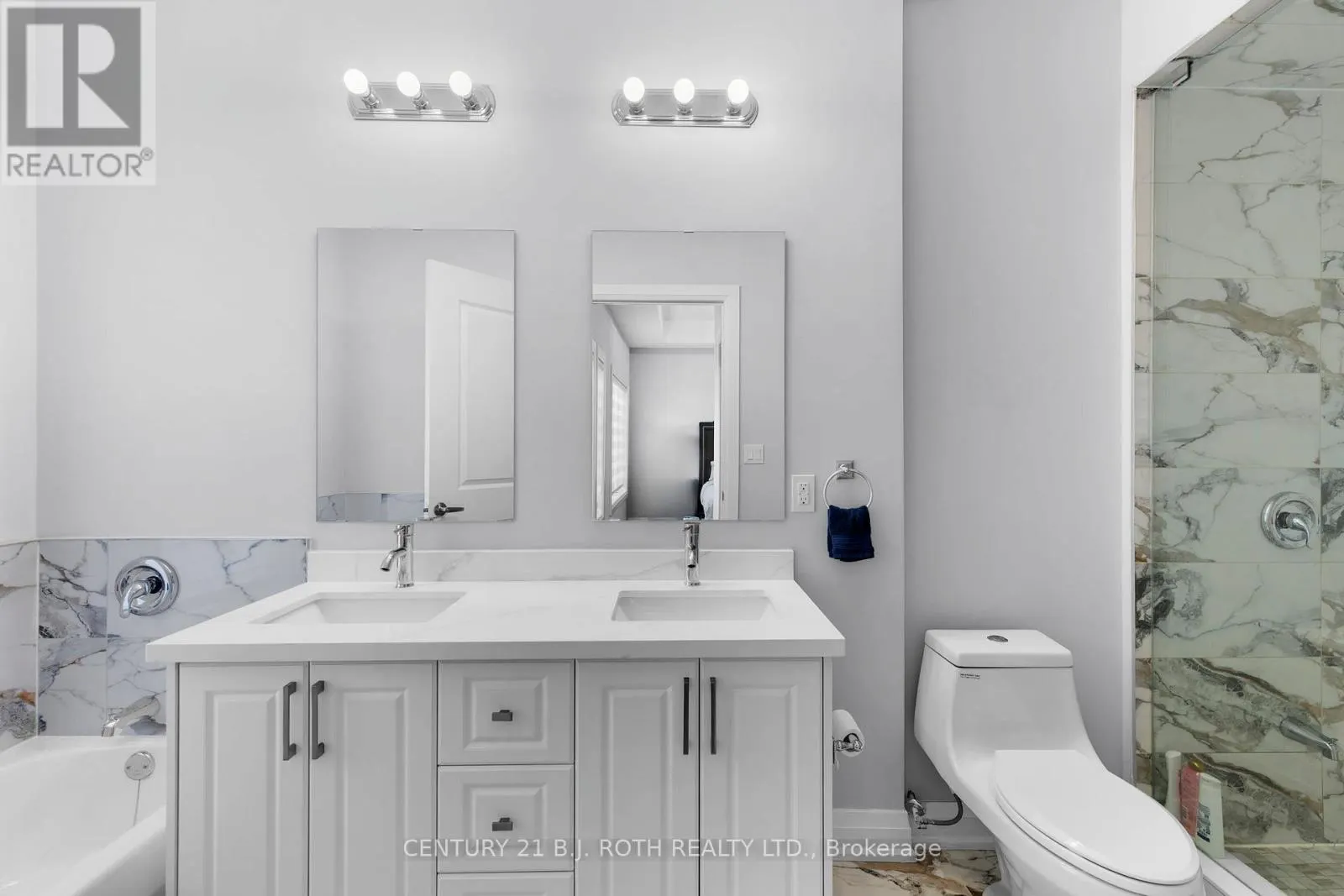 23 - 260 EAGLE STREET