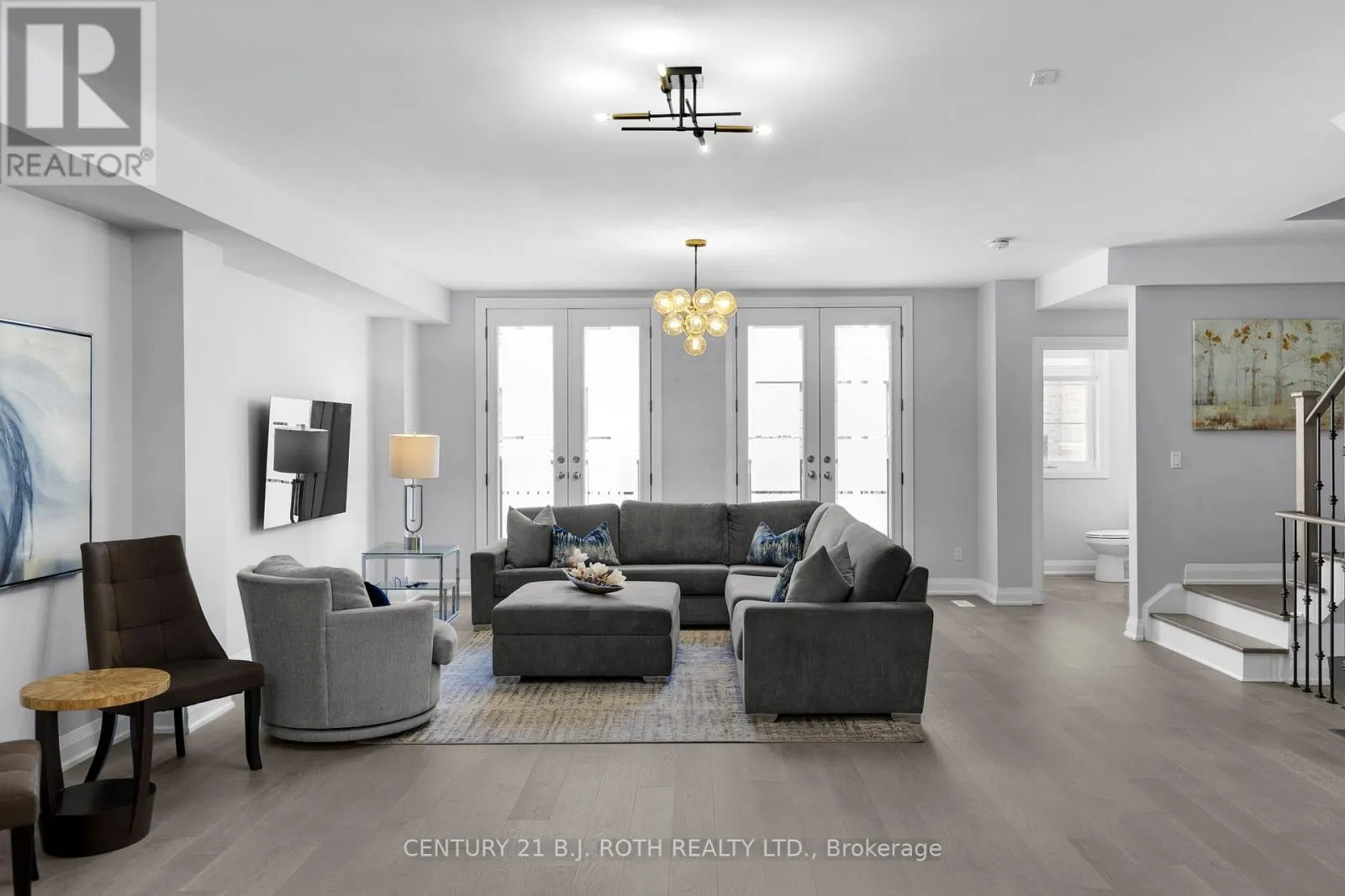 23 - 260 EAGLE STREET