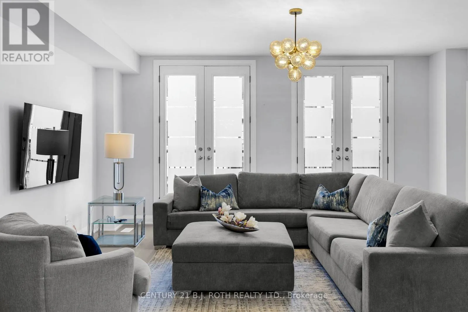 23 - 260 EAGLE STREET