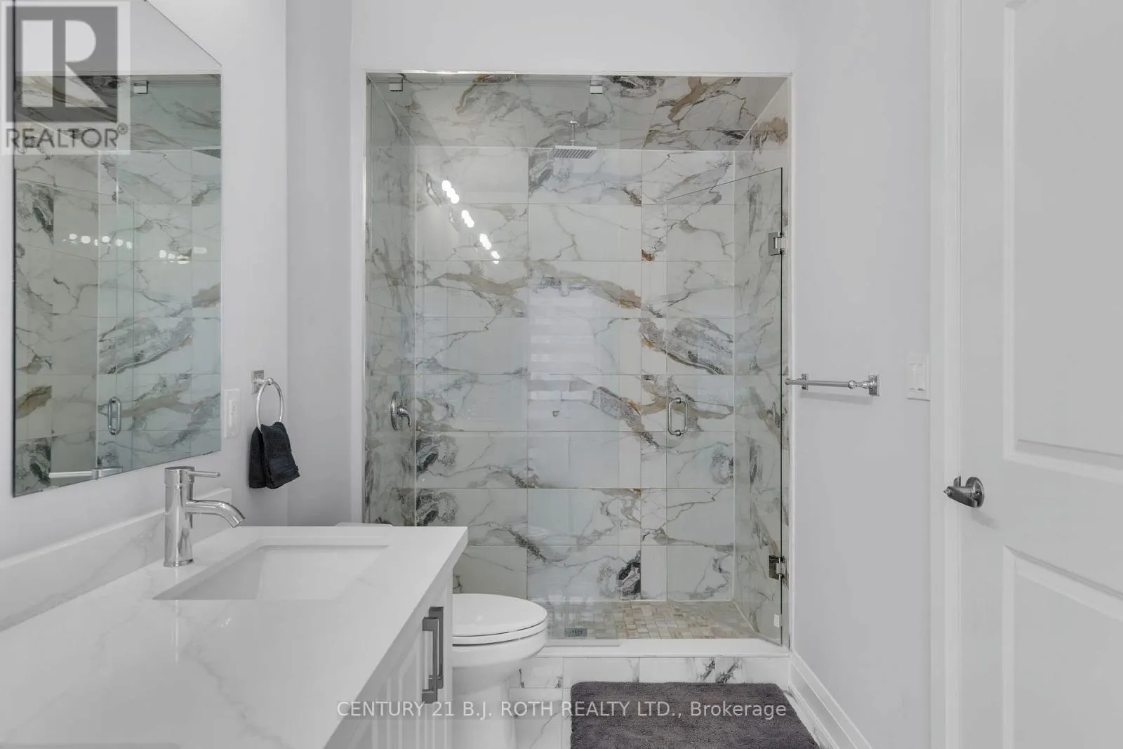 23 - 260 EAGLE STREET